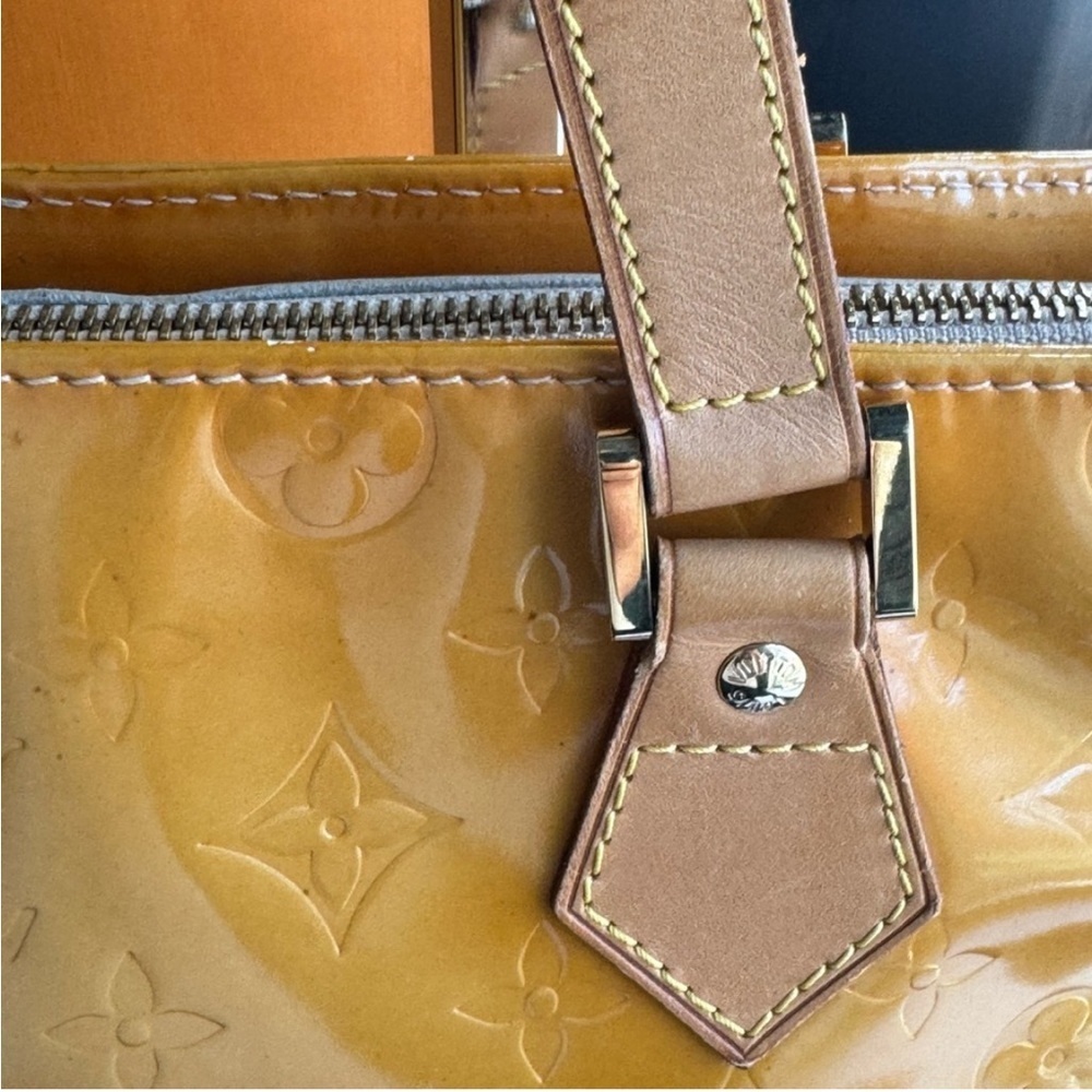 Louis Vuitton Yellow Vernis Leather Houston Shoulder Bag EUC - Picture 4 of 10